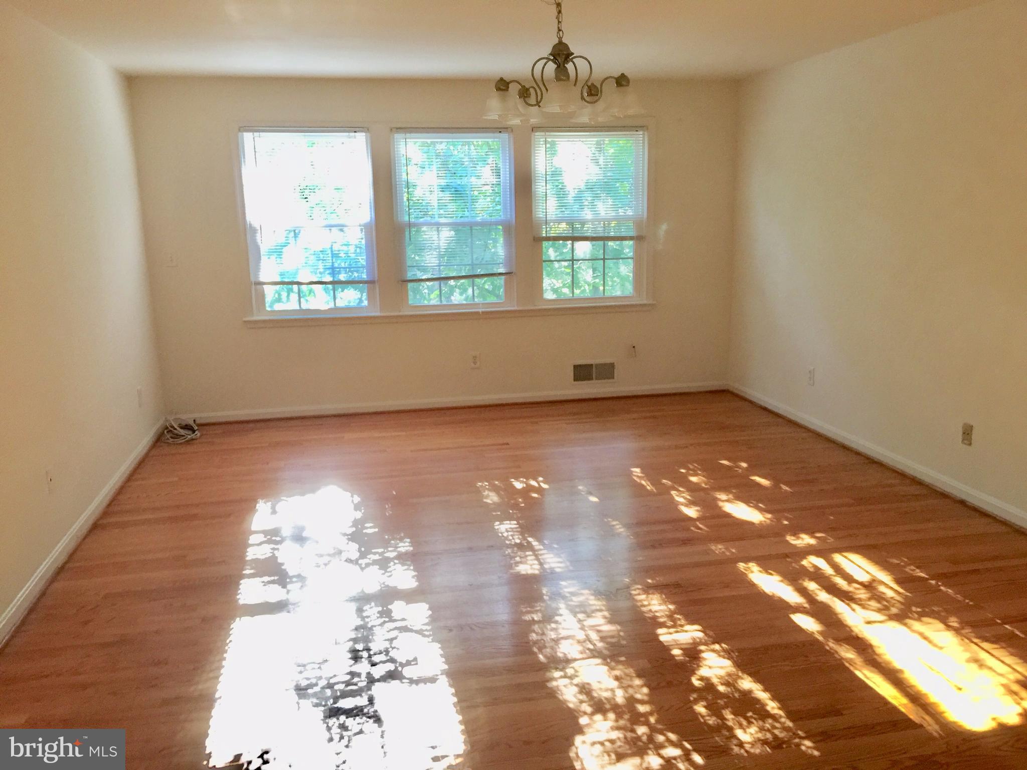 8729 Belmart Road Potomac, MD 20854 - Photo 15 of 20 Bedroom (Master)