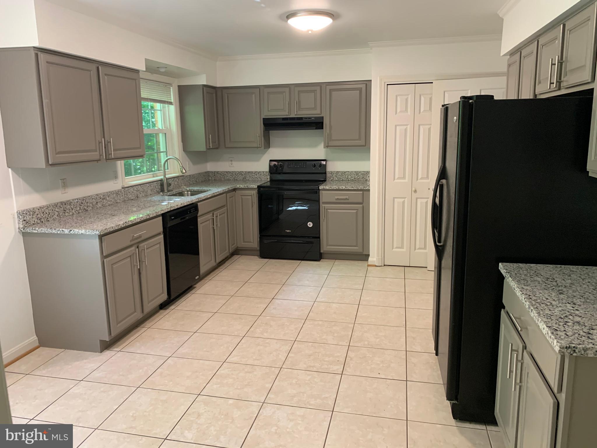 8729 Belmart Road Potomac, MD 20854 - Photo 4 of 20