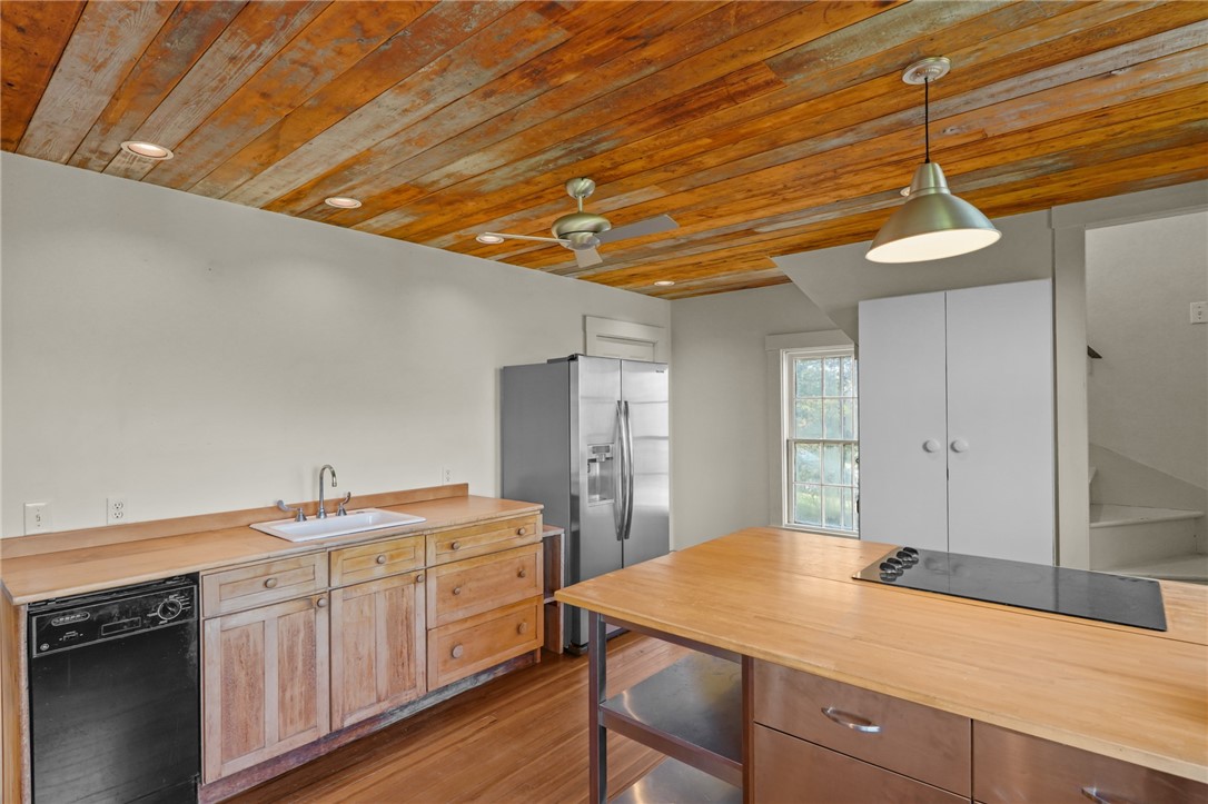 1667 East Main Road Portsmouth, RI 02871 - Photo 10 of 50 Gallery Image 10