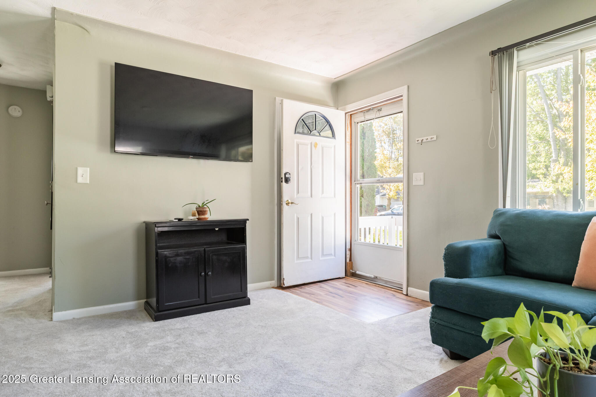 5821 Schafer Road Lansing, MI 48911 - Photo 3 of 53 5821Schafer07