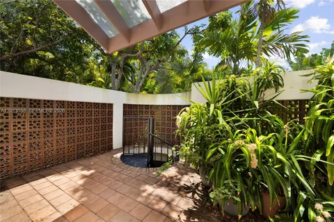 $4,295,000 | 142 Sans Souci Drive, Coral Gables, FL 33133