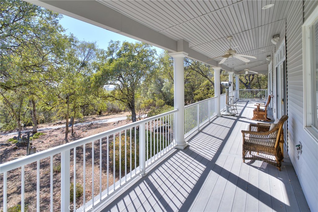 415 Hurleton Road Oroville, CA 95966 - Photo 16 of 70 Wrap-around Decks