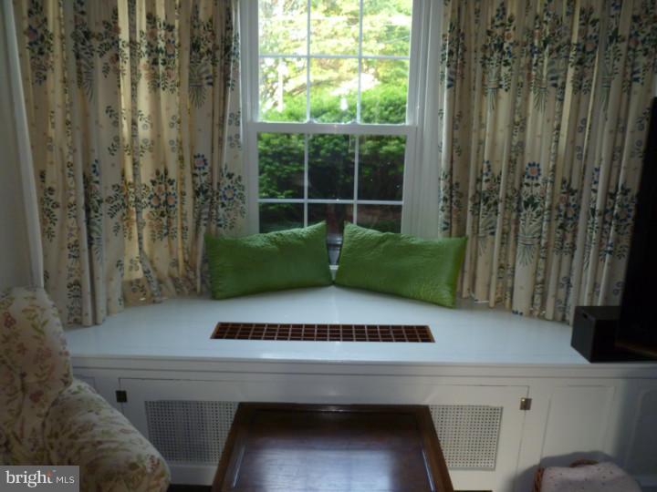 1100 Darby Road Havertown, PA 19083 - Photo 8 of 24 Living Room