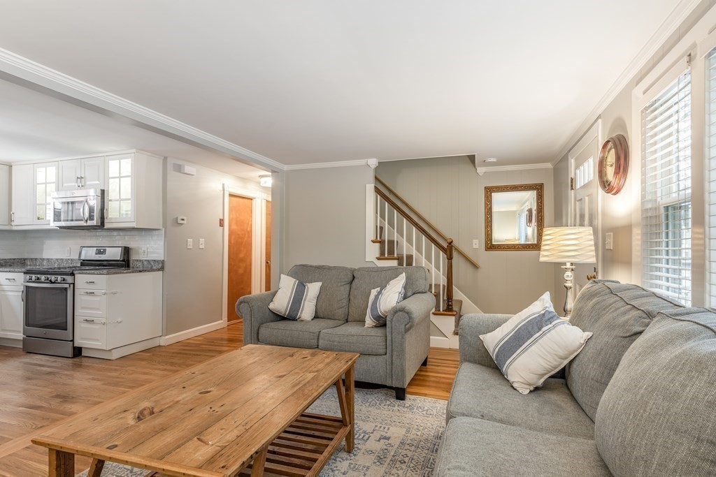 28 Varick Road Boston, MA 02132 - Photo 6 of 36 Gallery Image 6