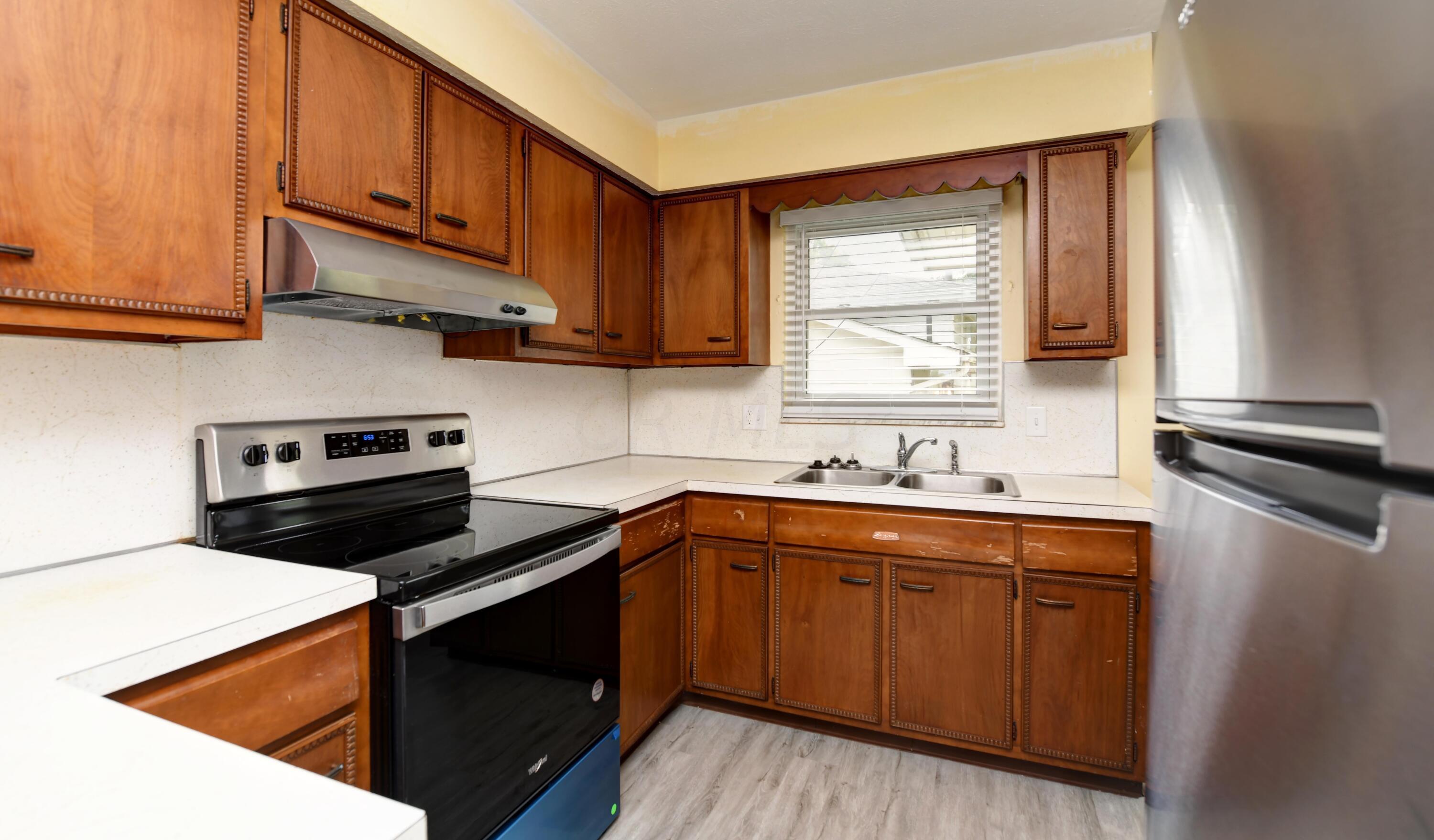 3715 Arnelle Road Columbus, OH 43228 - Photo 11 of 24 Kitchen (2)