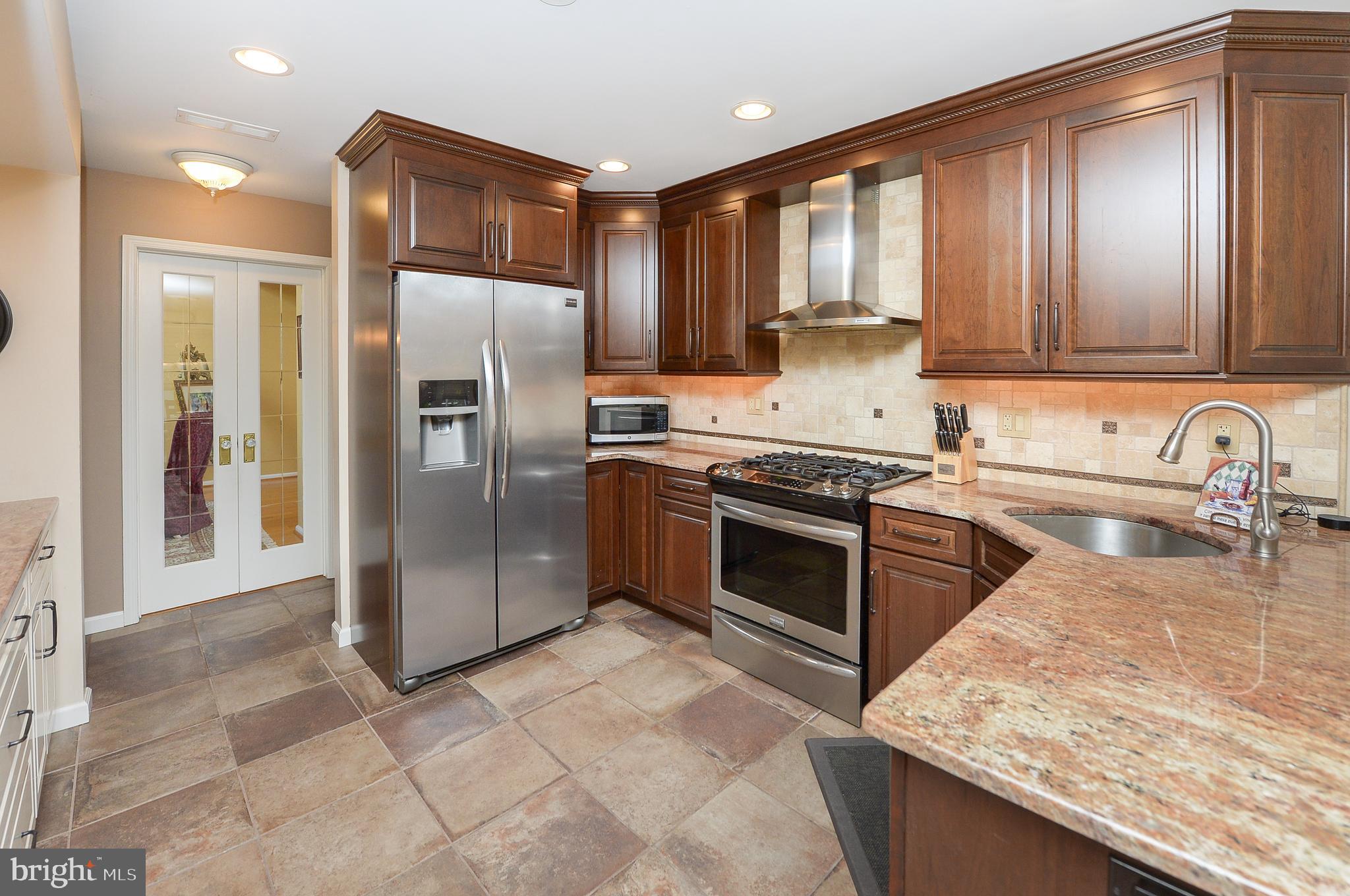 22 Hawk Lane Marlton, NJ 08053 - Photo 18 of 39 Kitchen with Granite