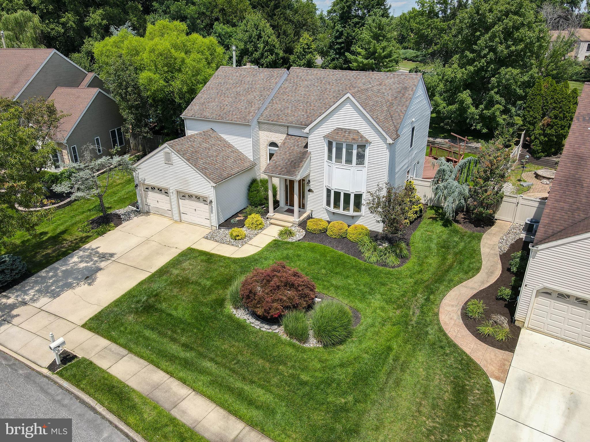 22 Hawk Lane Marlton, NJ 08053 - Photo 2 of 39 Beautiful yard