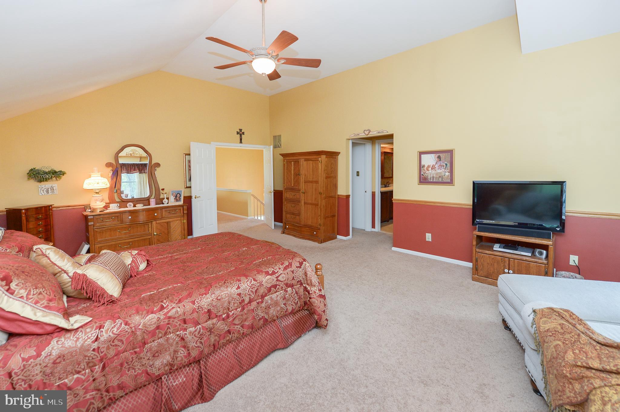 22 Hawk Lane Marlton, NJ 08053 - Photo 27 of 39 Main Bedroom with Cathedral Ceiling
