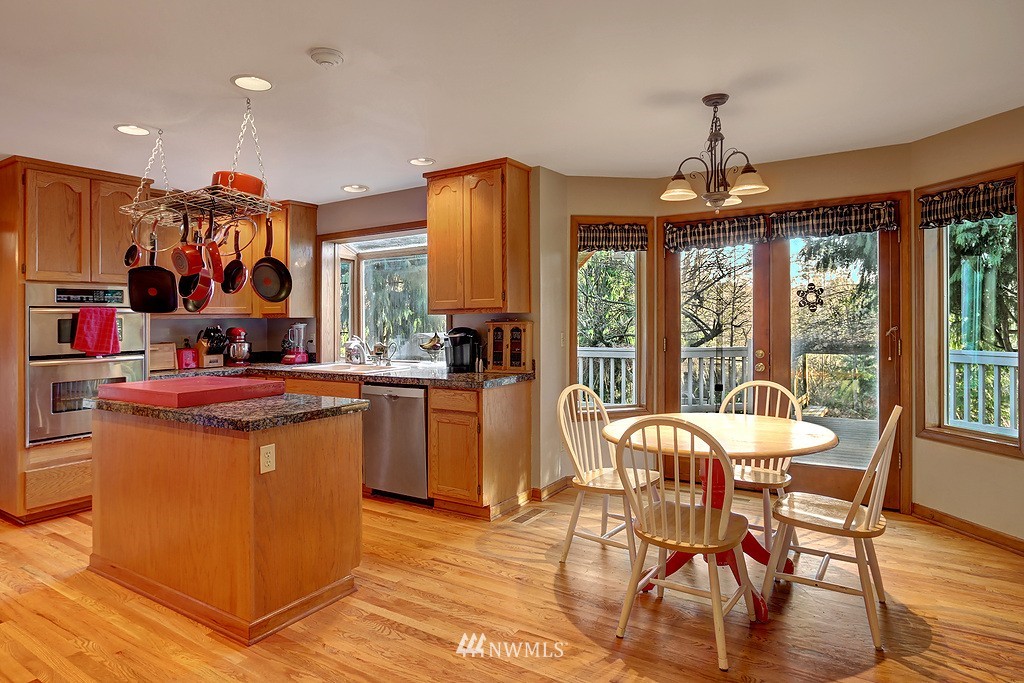 2932 184th Place Southeast Bothell, WA 98012 - Photo 5 of 18 Gallery Image 5