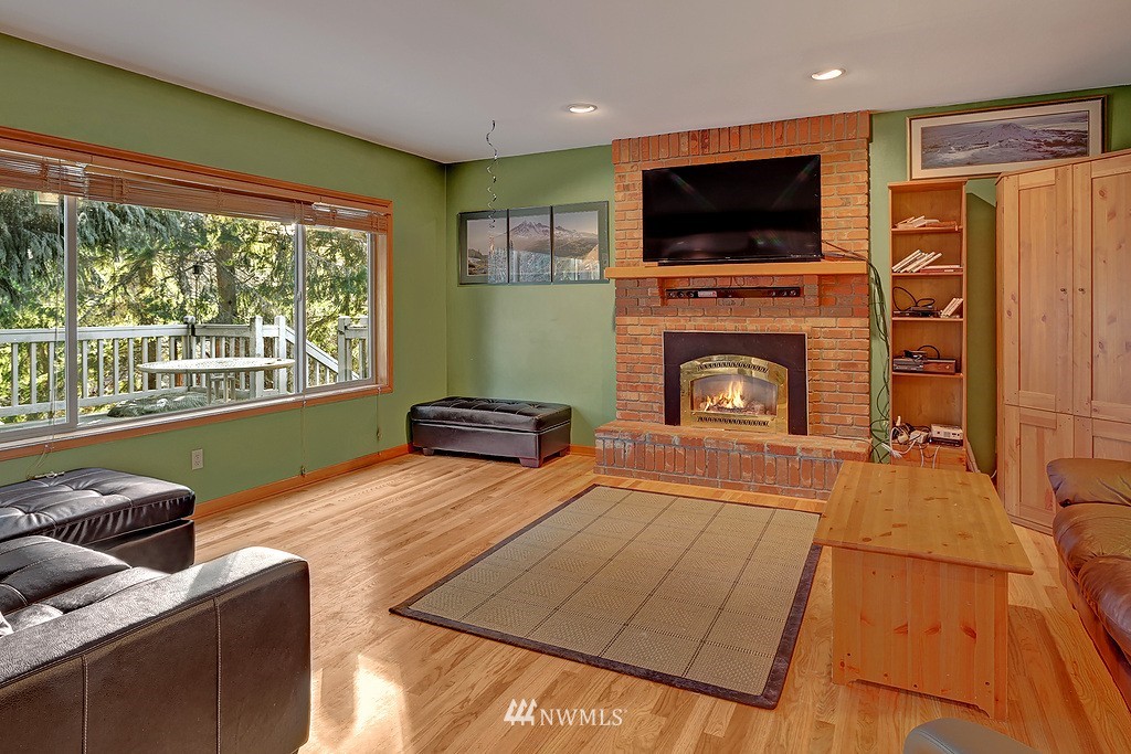 2932 184th Place Southeast Bothell, WA 98012 - Photo 6 of 18 Gallery Image 6