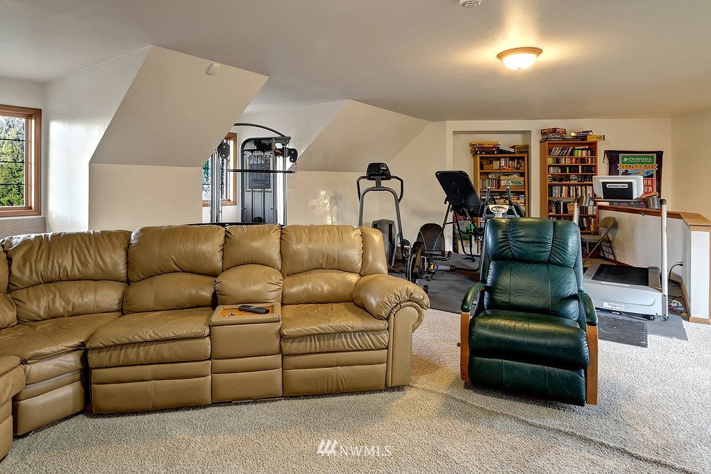 2932 184th Place Southeast Bothell, WA 98012 - Photo 9 of 18 Gallery Image 9
