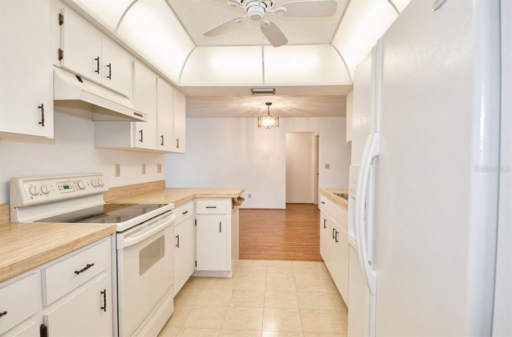 1379 Everest Road Venice, FL 34293 - Photo 3 of 46