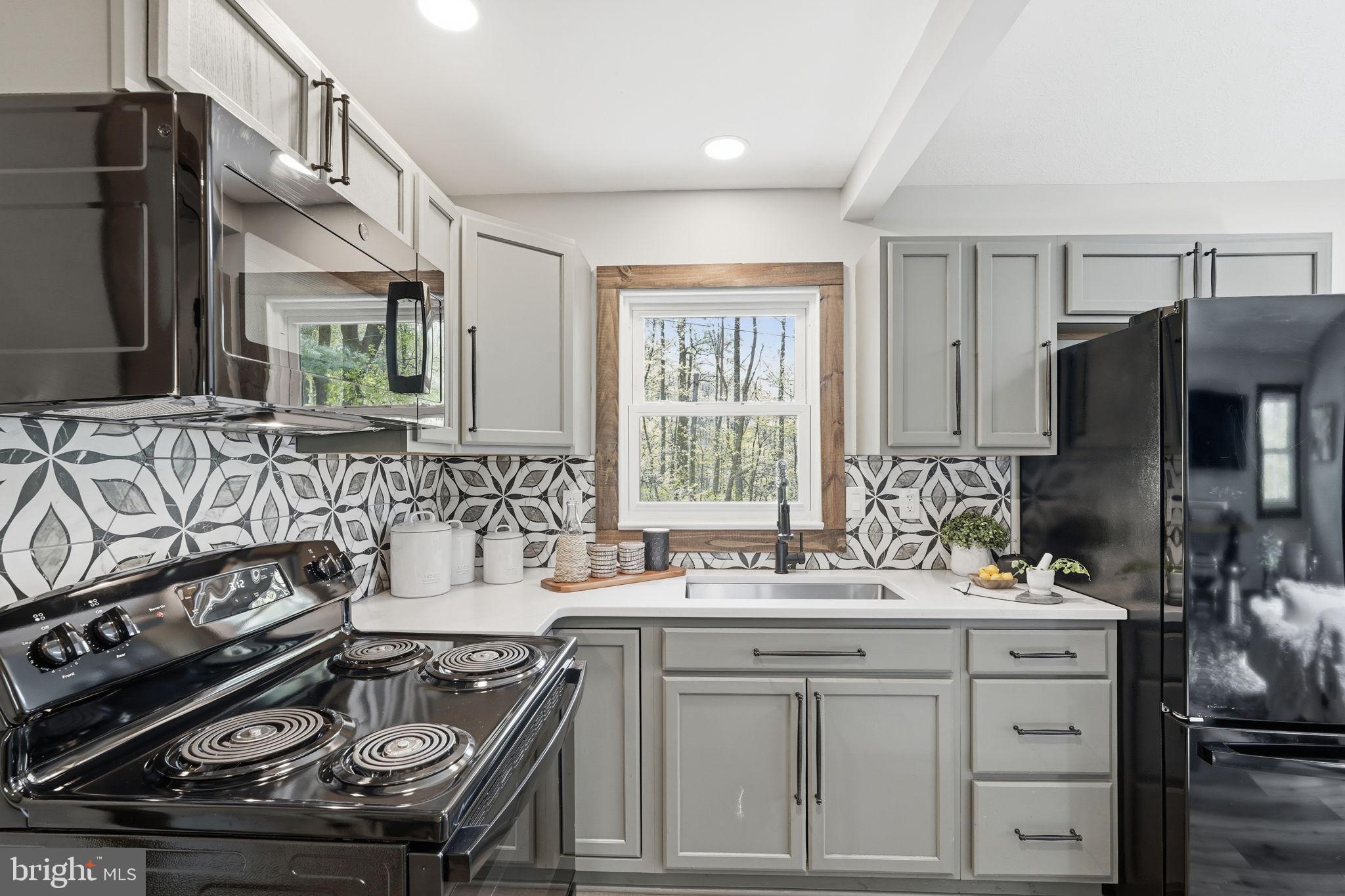 52 Hickory Nut Road Linden, VA 22642 - Photo 23 of 52 Kitchen with Appliances