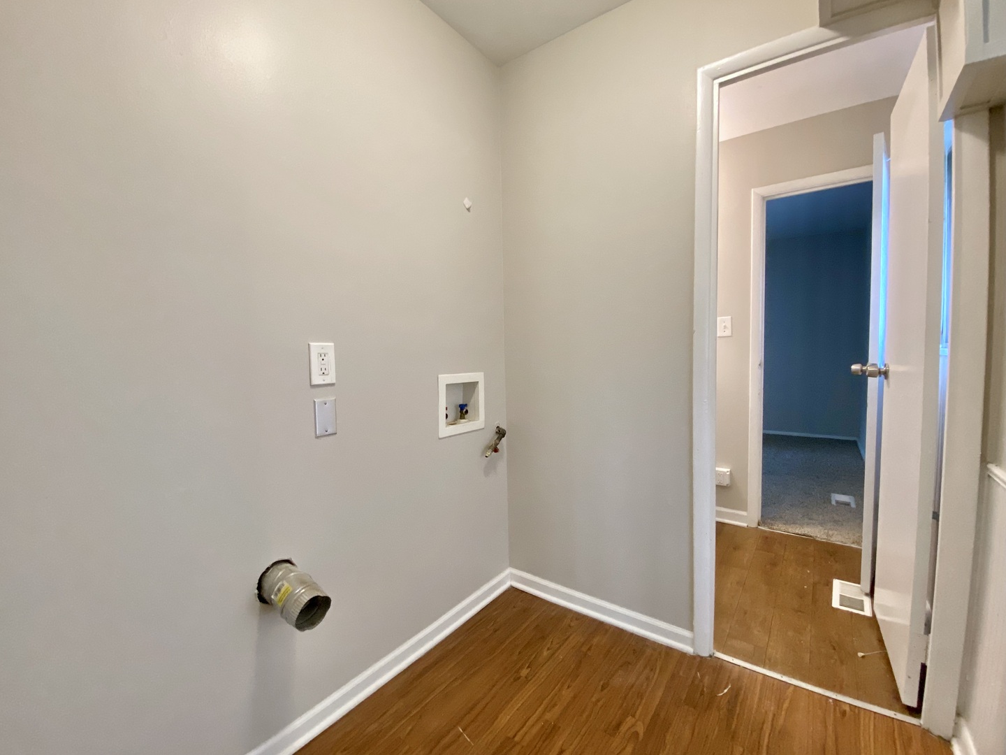 317 East Schaumburg Road Streamwood, IL 60107 - Photo 19 of 25 a bathroom with a sink