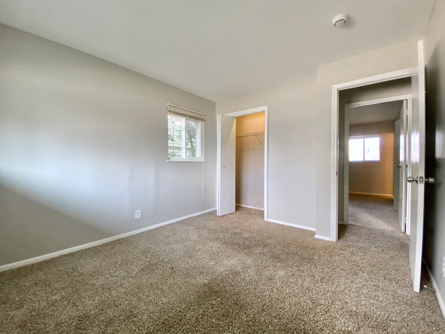 317 East Schaumburg Road Streamwood, IL 60107 - Photo 21 of 25 a view of an empty room and window