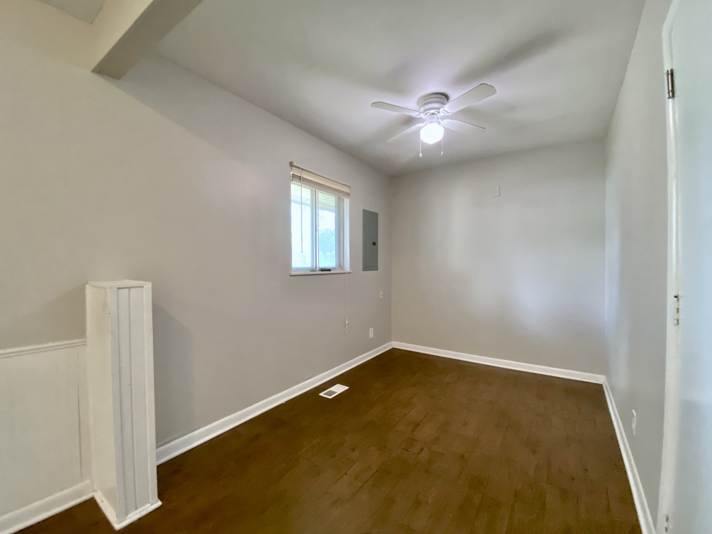 317 East Schaumburg Road Streamwood, IL 60107 - Photo 8 of 25 a view of an empty room