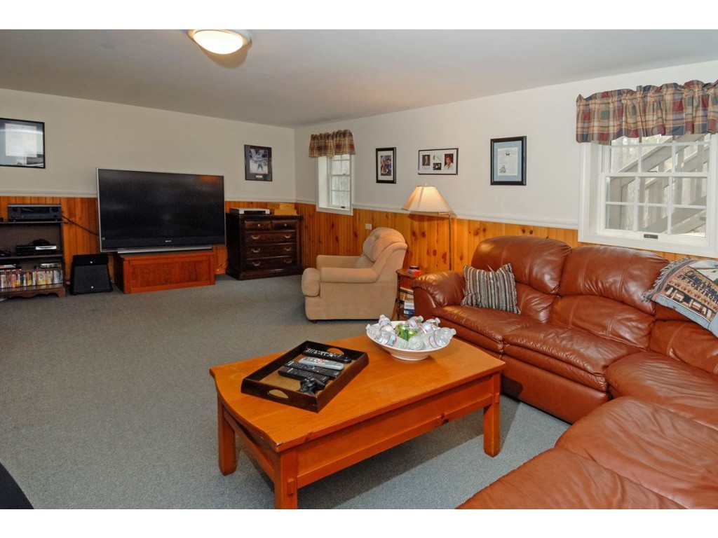24 Gifford Farm Road Stratham, NH 03885 - Photo 23 of 31