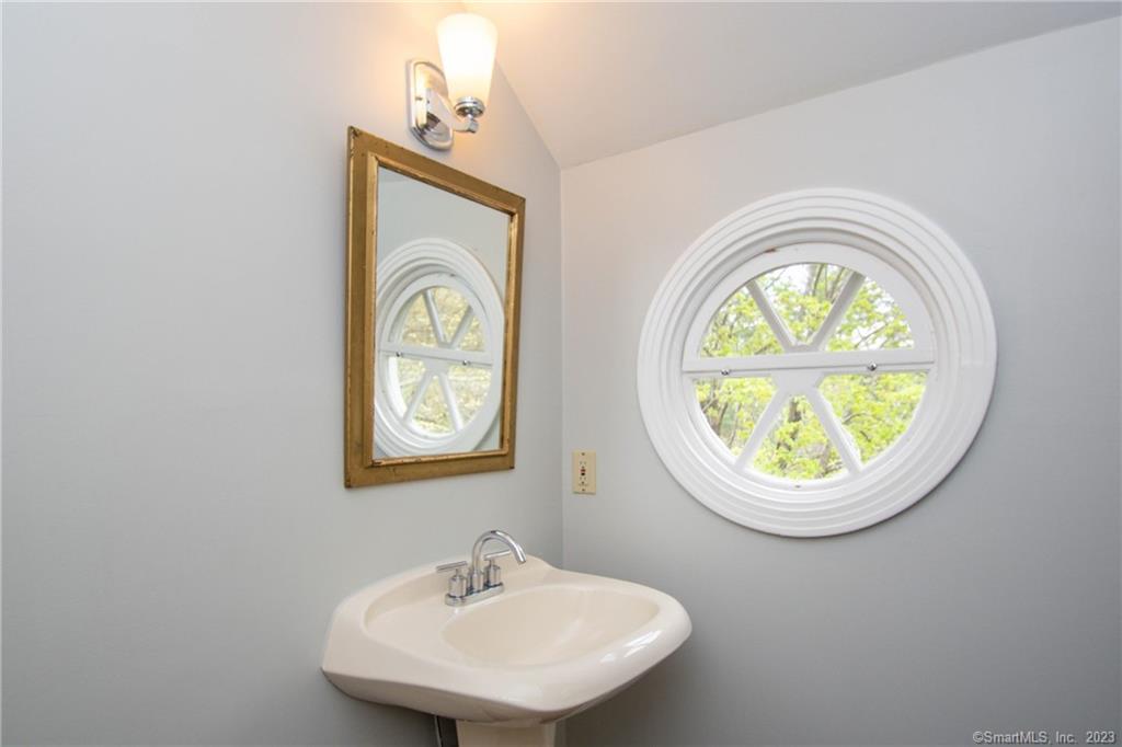 241 Maple Road Easton, CT 06612 - Photo 12 of 21