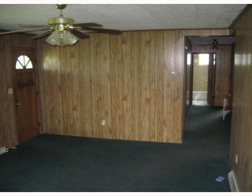 212 South Miller Road Dayton, PA 16222 - Photo 5 of 11 Living Room.