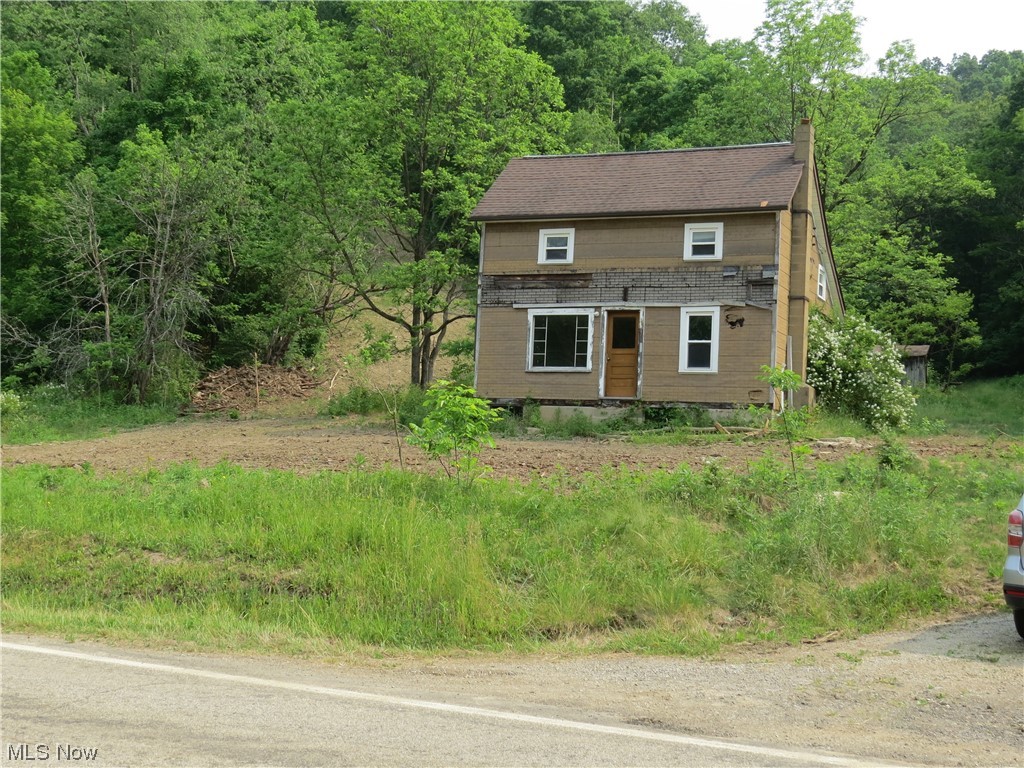 1054 Bergholz Road Southeast Bergholz, OH 43908 - Photo 2 of 11 View of front of house