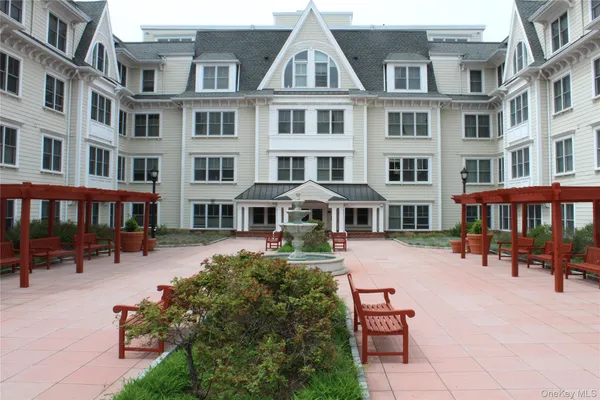 $660,000 | 225 Stanley Avenue, Unit 109, Mamaroneck, NY 10543