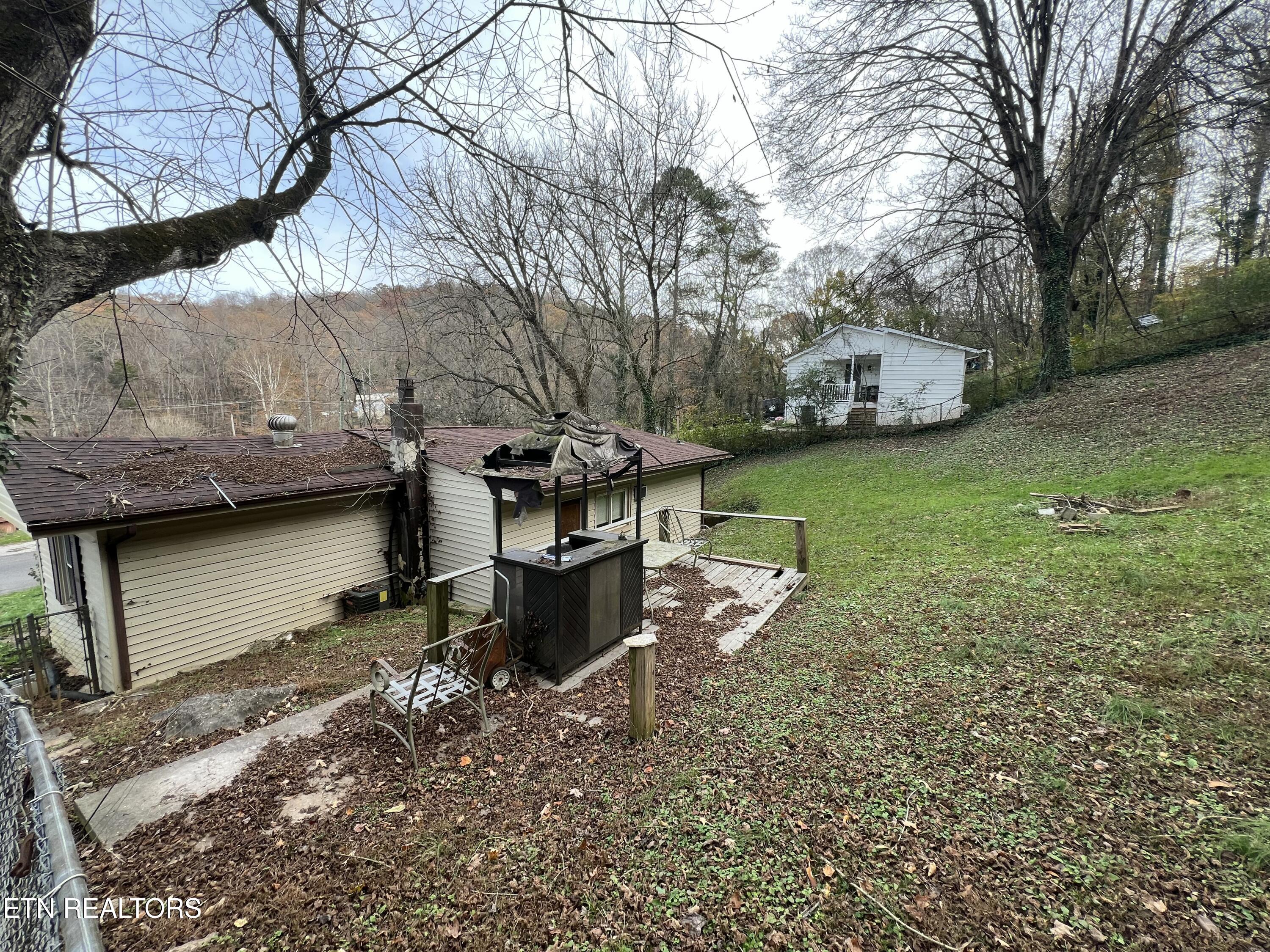129 Turkey Road Powell, TN 37849 - Photo 4 of 20 IMG_0397