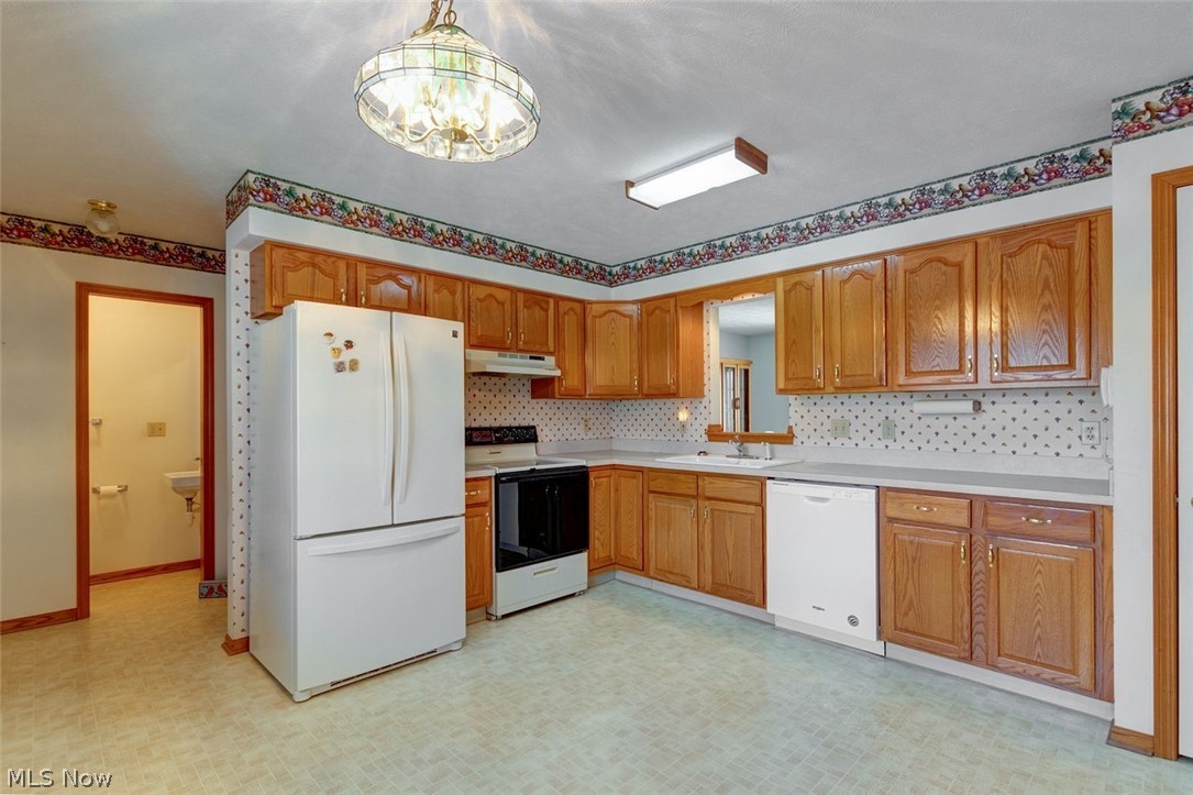 18378 Chillicothe Road Bainbridge, OH 44023 - Photo 22 of 34