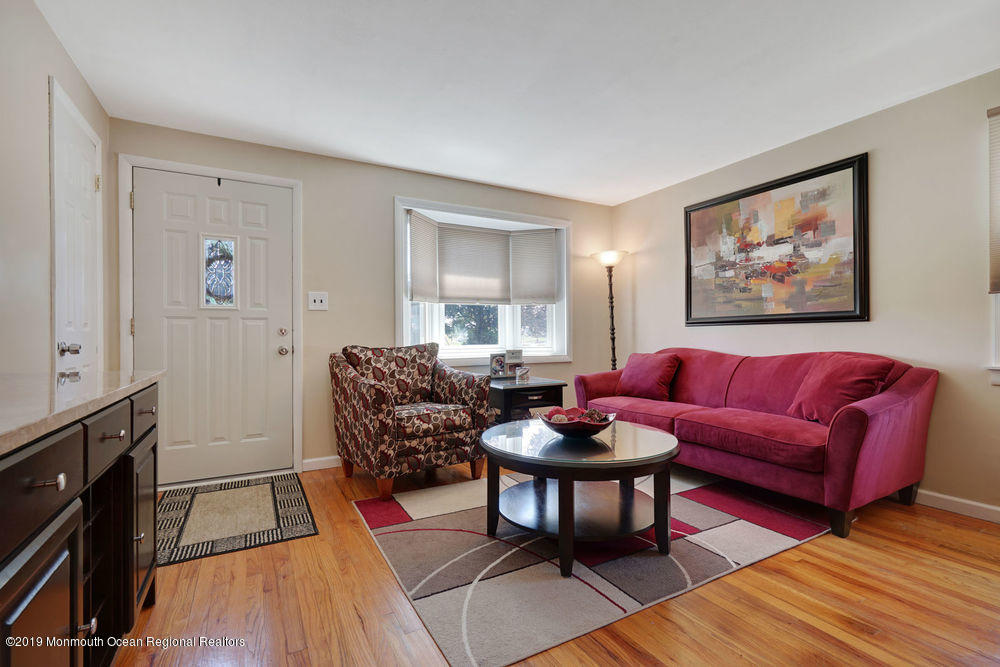 7 Mallory Way Hamilton, NJ 08610 - Photo 6 of 44 008_dsc04221-dsc04225