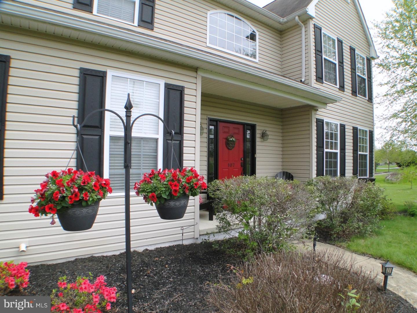 107 Sunset Road Oxford, PA 19363 - Photo 2 of 23 Exterior Front