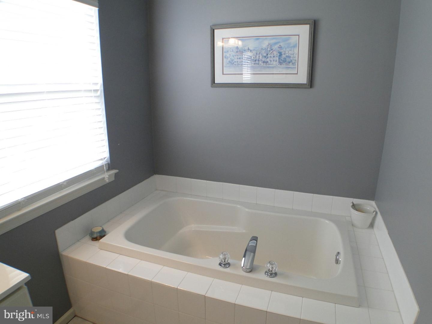 107 Sunset Road Oxford, PA 19363 - Photo 15 of 23 Master Bathroom