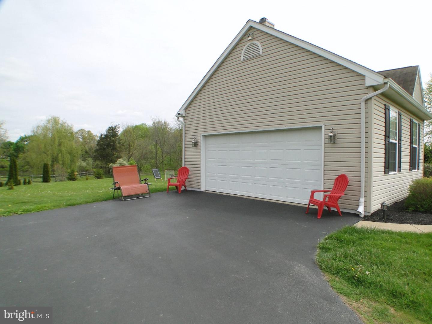 107 Sunset Road Oxford, PA 19363 - Photo 4 of 23 Exterior Side