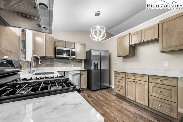 $599,000 | 36 Key Field Loop, Newland, NC 28657