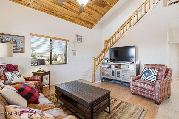 $359,000 | 2246 Sitgreaves Drive, Overgaard, AZ 85933