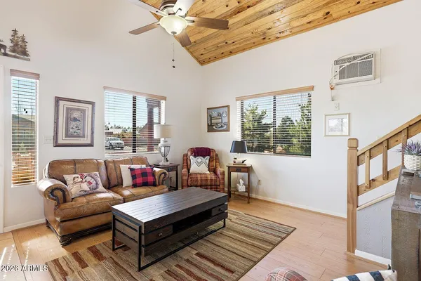 $359,000 | 2246 Sitgreaves Drive, Overgaard, AZ 85933