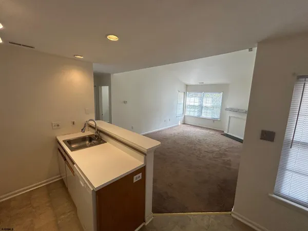 $1,700 | 187 Meadow Ridge Road, Unit 187, Smithville, NJ 08205