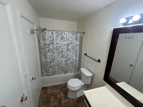 $1,700 | 187 Meadow Ridge Road, Unit 187, Smithville, NJ 08205