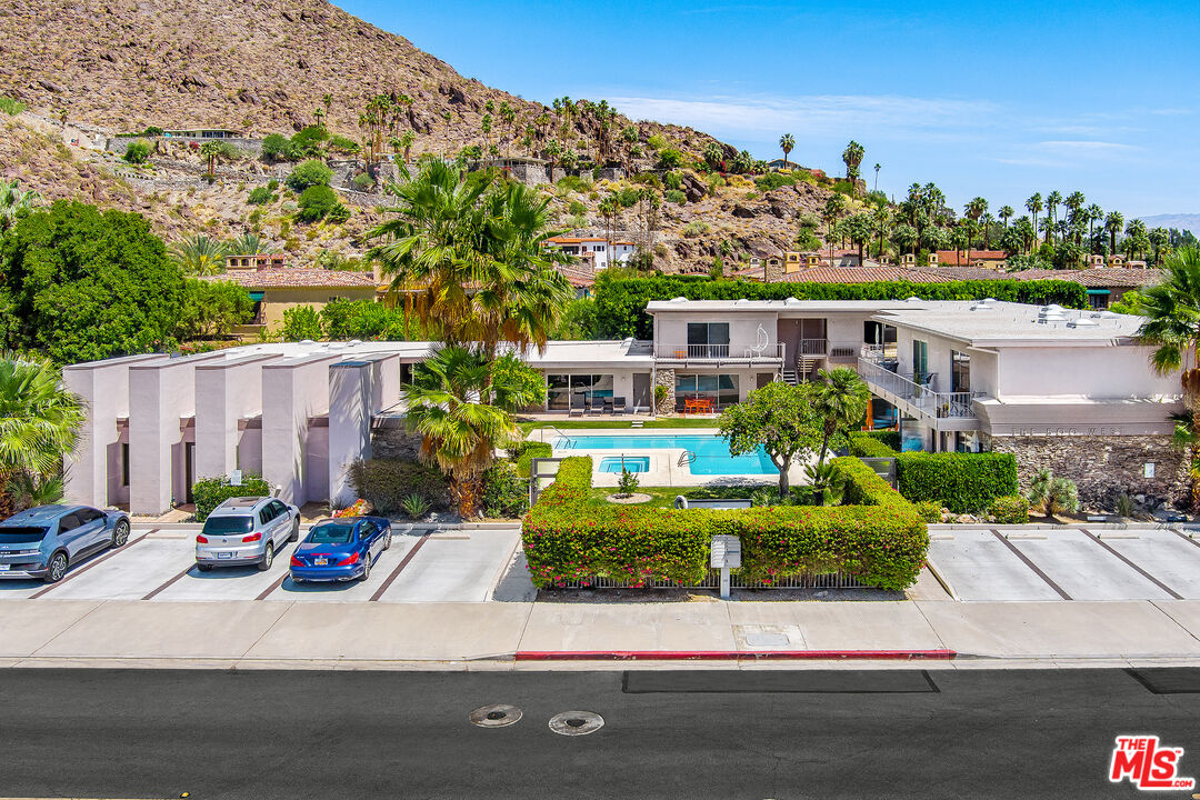 500 West Arenas Road, Unit 8 Palm Springs, CA 92262 - Photo 1 of 36