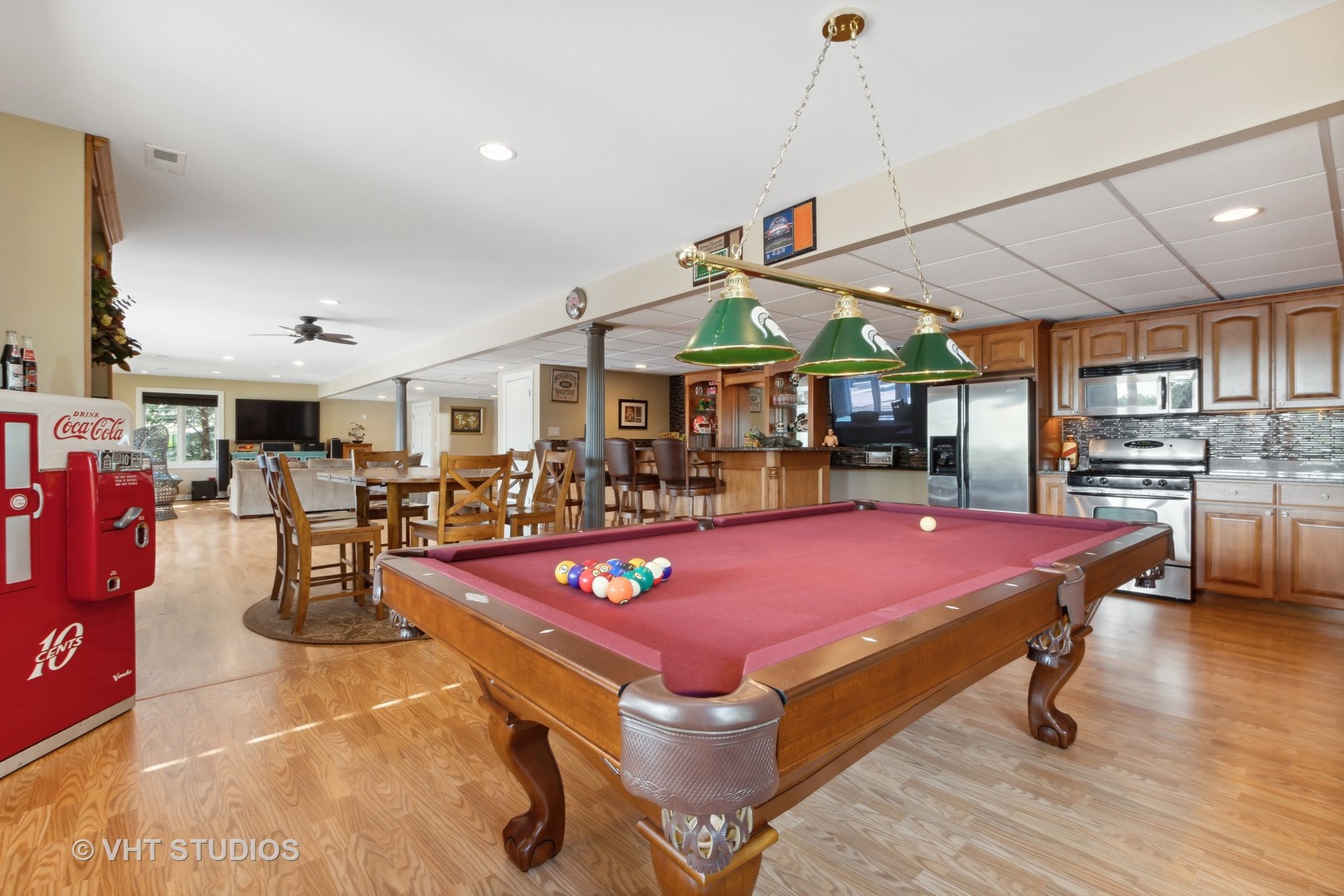 21170 Sage Brush Lane Mokena, IL 60448 - Photo 48 of 66 a room with lots of furniture and appliances