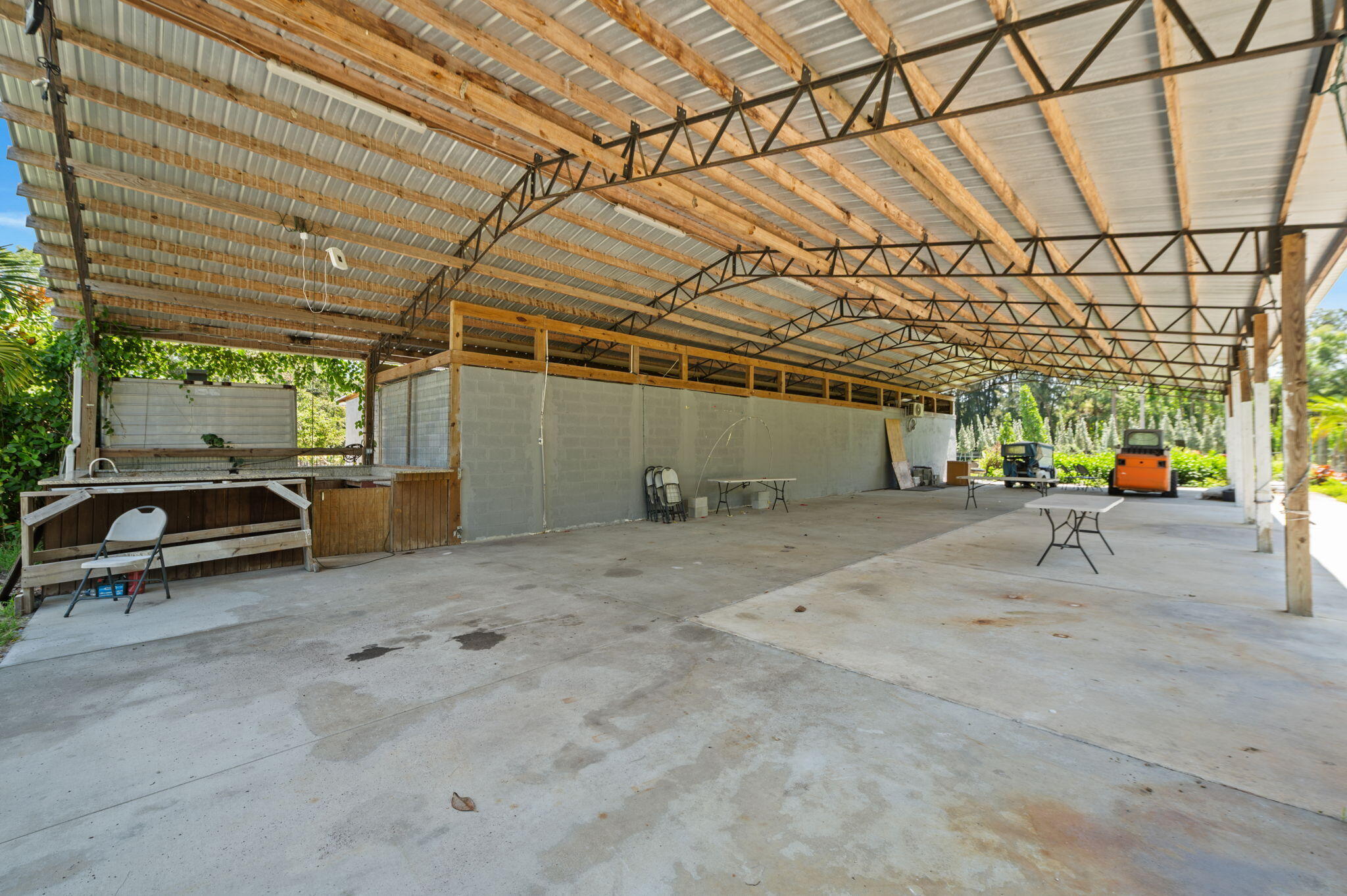2587 E Road Loxahatchee Groves, FL 33470 - Photo 34 of 46 a view of garage