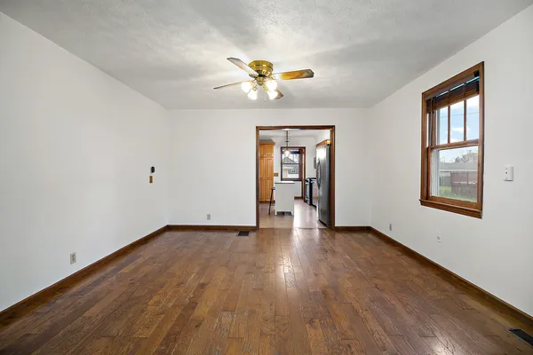 $259,900 | 203 East Lake Street, Ashkum, IL 60911