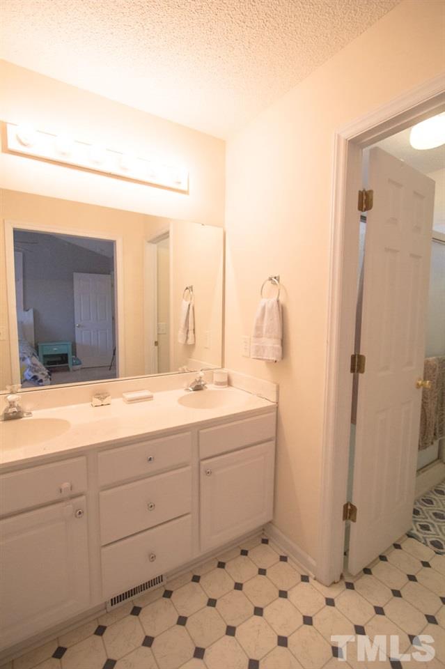 635 Slate Top House Road Clayton, NC 27520 - Photo 10 of 25 Gallery Image 10