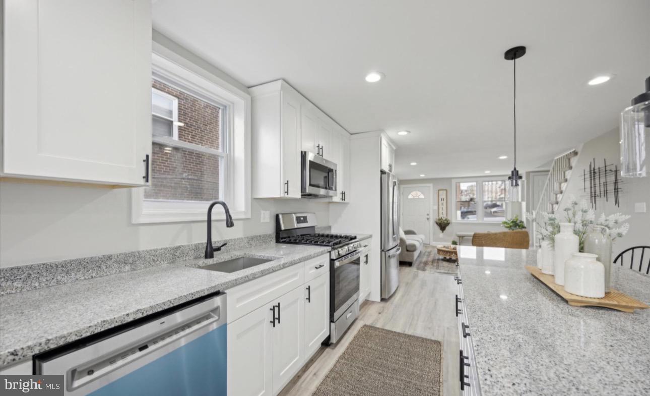 7568 Brockton Road Philadelphia, PA 19151 - Photo 5 of 24