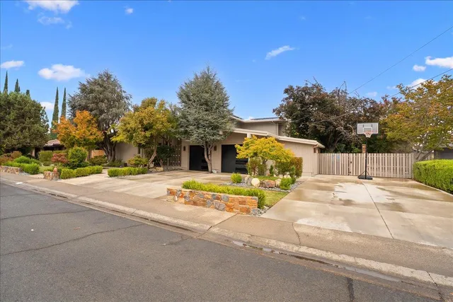 $975,000 | 741 East Hillcrest Avenue, Yuba City, CA 95991