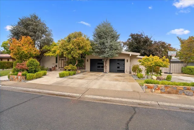 $975,000 | 741 East Hillcrest Avenue, Yuba City, CA 95991