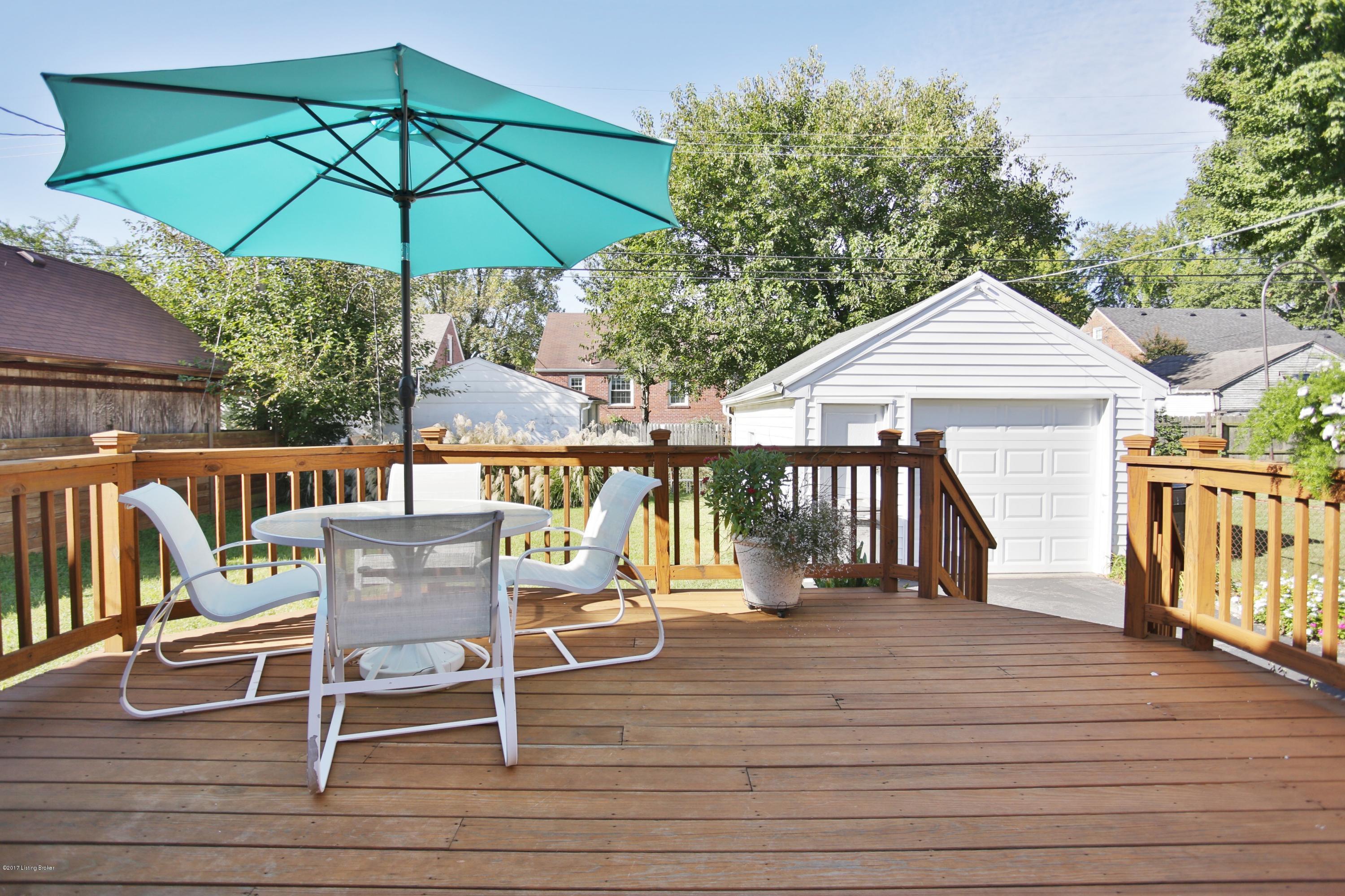 3004 Curran Road Louisville, KY 40205 - Photo 25 of 30 Lovely back deck