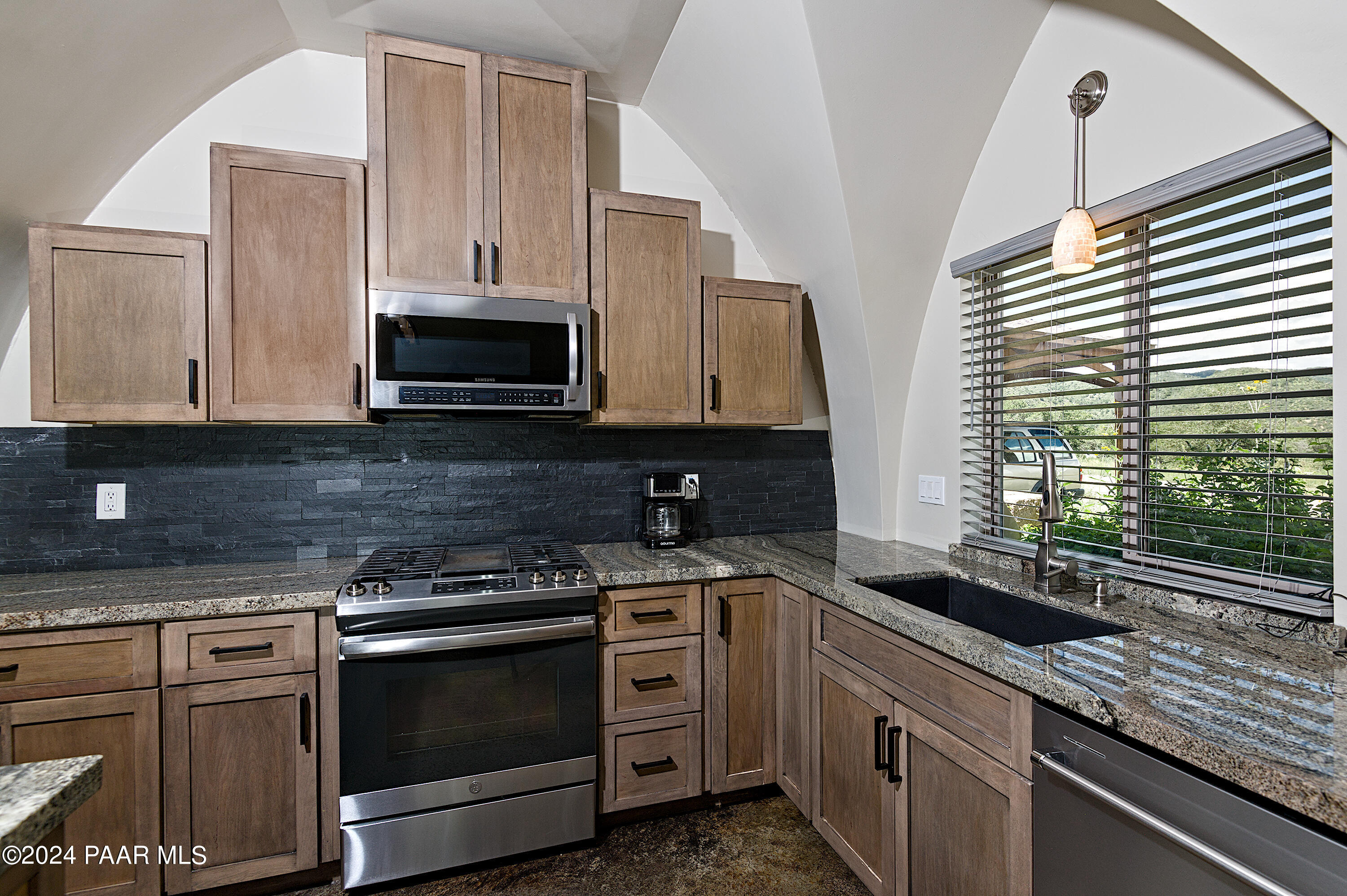 7250 Magic Mountain Road Kirkland, AZ 86332 - Photo 8 of 33 D85_8089_mls