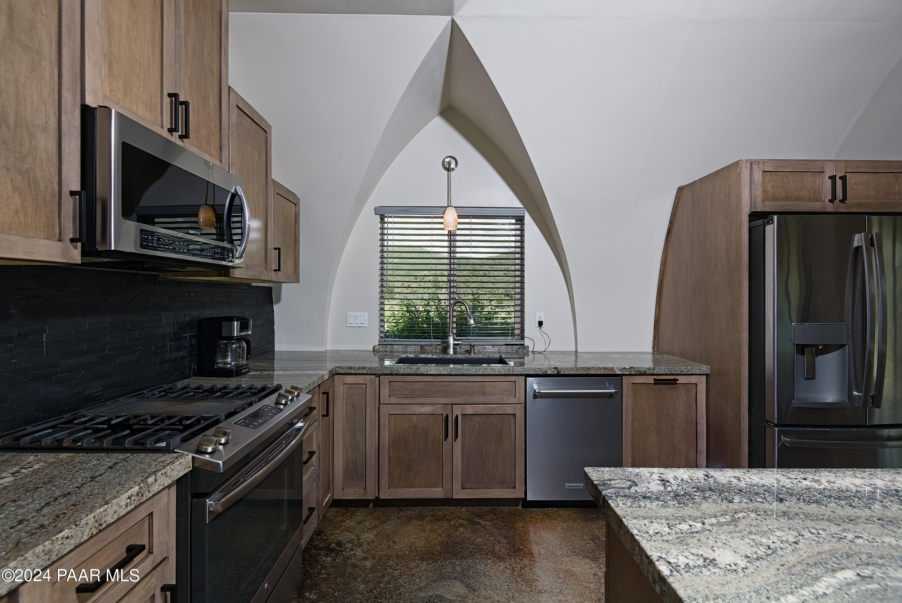 7250 Magic Mountain Road Kirkland, AZ 86332 - Photo 9 of 33 D85_8084_mls