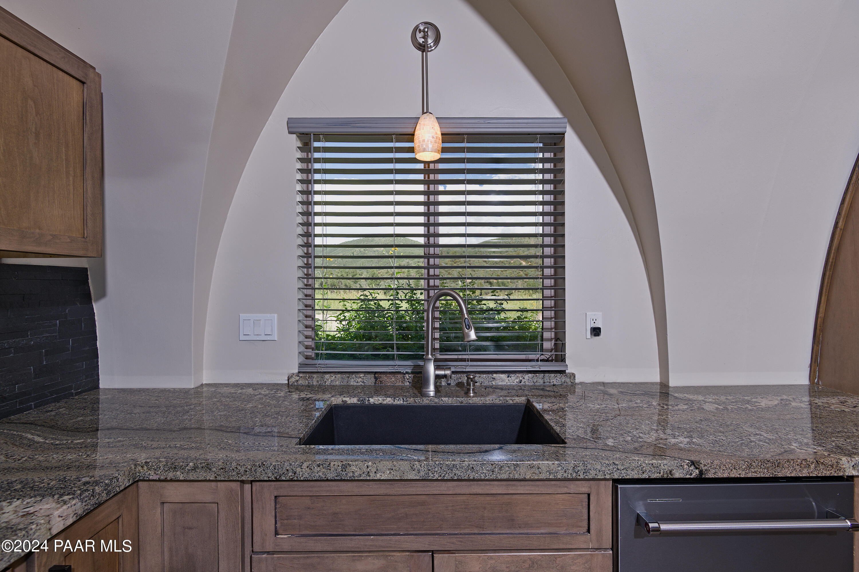 7250 Magic Mountain Road Kirkland, AZ 86332 - Photo 10 of 33 D85_8087_mls