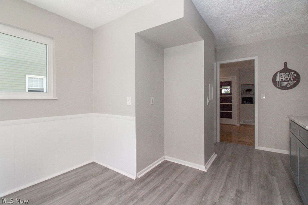 3954 Grosvenor Road Cleveland, OH 44118 - Photo 17 of 35
