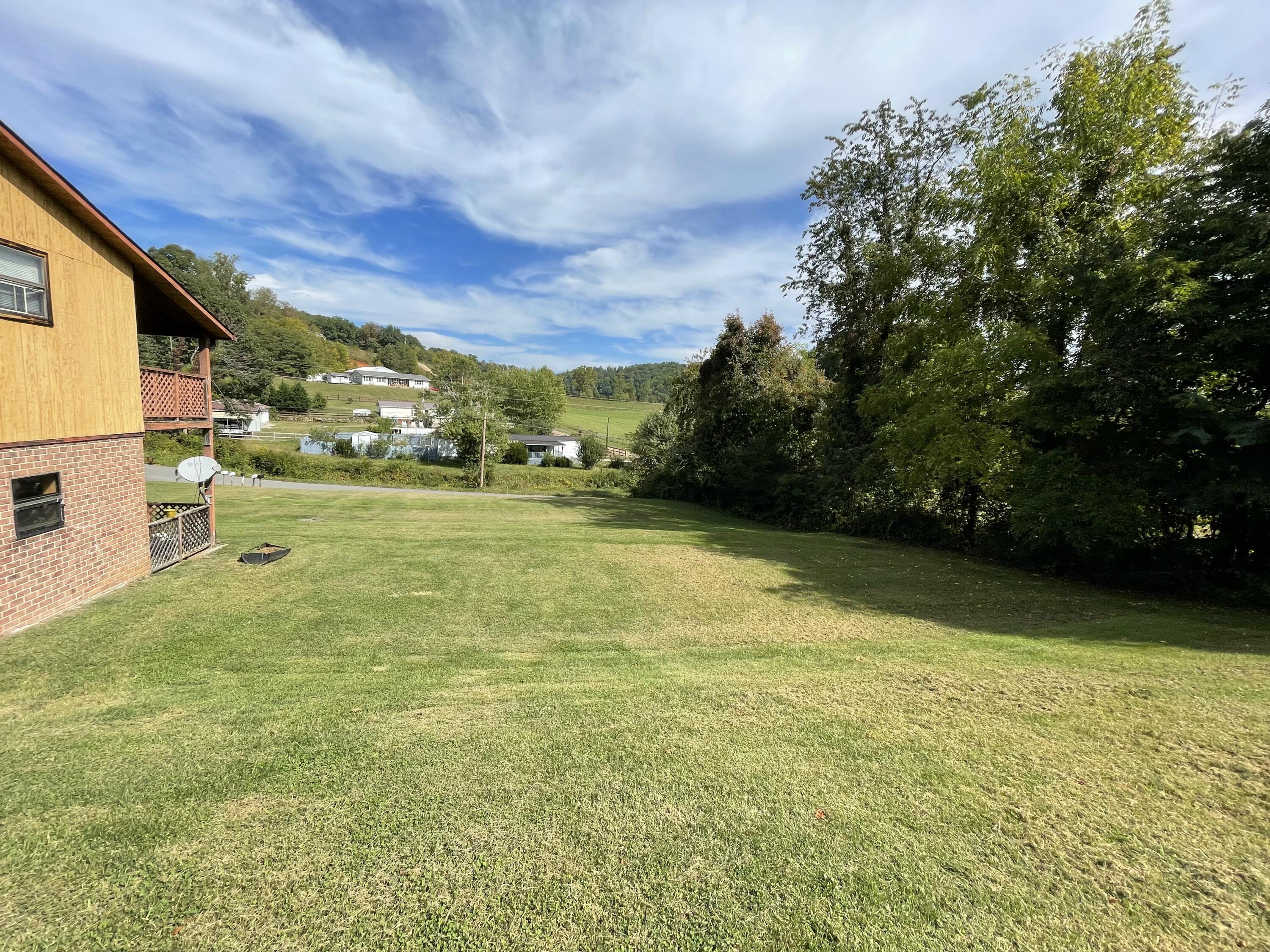 225 Rocky Branch Road Elizabethton, TN 37643 - Photo 3 of 22 84435D65-26B0-4C61-AF33-6A561E4AED5F